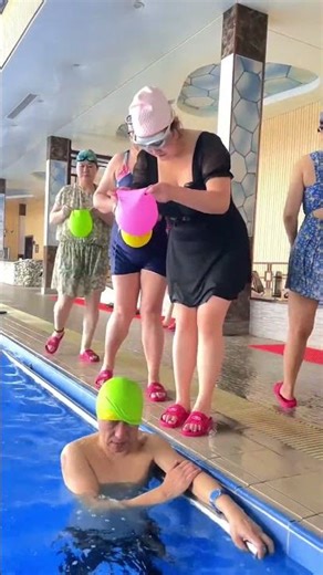 The Ultimate Swim Cap Prank! 😂🎈 #PoolPrank #FunnyPranks #SummerVibes #Shorts