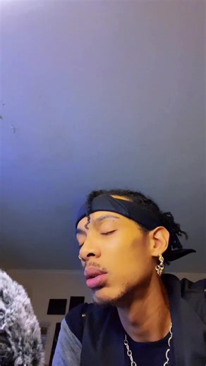 Trying to post all of these old vids that have been sitting in the drafts. Lol. This one was pitchy and the song makes me incredibly sad now even though @NateWantsToBattle definitely ate this shit up, so i just never posted it. BUT im doing it now. 😂 #foryou #foryoupage #fyp #fypシ #fypシ゚viral #music #singing #sing #singersoftiktok #singersongwriter #atlanta #acapella #blacksinger #cover #coversong #trending #viral #natewantstobattle