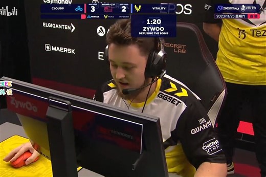 这绝对开了，Zywoo离谱两枪混烟各主播反应【2023Blast秋季决赛C9VS小蜜蜂VIT】