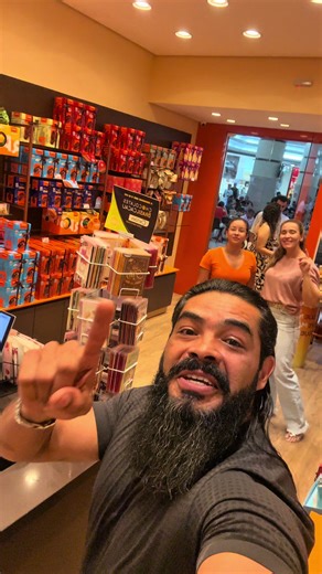 Domingo de Páscoa com gostinho especial🍫✨ Amanhã a Brasil Cacau estará aberta das 10h às 16h pra adoçar ainda mais o seu dia!🐰❤️ Passa aqui pra garantir aquele chocolate perfeito - pra presentear ou se presentear😍 🍫🛵 Peça pelo link do WhatsApp http:// api.whatsapp.com/send? 1=pt_BR&phone=5517996698575 também. Chocolates Brasil Cacau Bebedouro Shopping Av. Allan Kardec 1451 Centro-Bebedouro- SP CEP:14701-464 (17) 99669-8575 Peças via delivery Te espero! #Páscoa #BrasilCacau #DomingoDoce #Cho