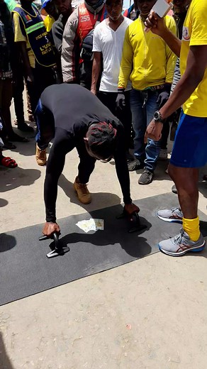 94K views · 1K reactions | Challenge pompes de rue#cameroun#sport#viral#challengesportif | Fit'G challenge | Facebook