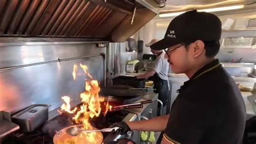 Food truck employees work through intense heat at Lathrop Food Plaza
