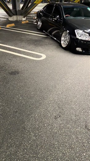 不正改造車取り締まり月間でも駐車場で見逃された4台 — セルシオ・マジェスタ・クラウン