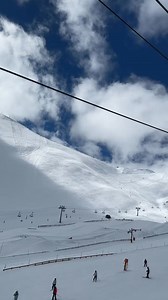 March in Andorra is going strong, as we continue to get fresh snowfall! AND we had a bluebird powder day today with lots of Freeride / off-piste opportunities💙❄️ It doesn’t get much better than that! Keep checking our weather page for more updates and predictions🤞🏼🌨️ 📸 All videos taken this week between 10/03-15/03 across all ski areas in Andorra🇦🇩 (final video is from today in Soldeu, Grandvalira) #grandvalira #andorra #palarinsal #freshsnow #skiing #snowboarding | Andorra Resorts