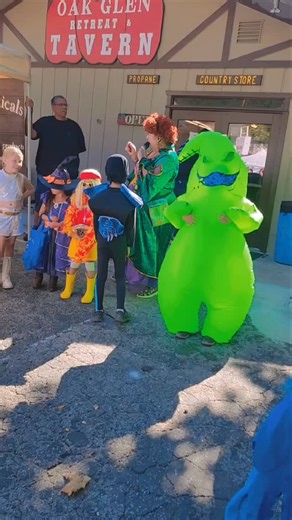 🎃👻 HALLOWEEN COSTUME CONTEST RECAP 👻🎃 WOW — this year’s costume contest was absolutely incredible! Our vendors and guests went all out with the most creative, spooky, hilarious and downright impressive costumes we’ve ever seen! From tiny trick-or-treaters to full themed group ensembles — the energy was unmatched and the smiles were nonstop. 🧡 Huge thank you to everyone who participated and cheered each other on — you made the day unforgettable! 🕸️ Stay tuned for this week’s spooky vendor f