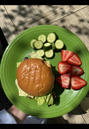 desperately seeking your very best eye drop and saline spray recommendations 😭😂 my generic CVS versions are not impressing me #lunch #lunchtimetiktok #lunchtime #lunchvlog #leftovers