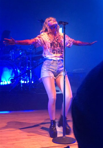 “Clearest Blue” - Chvrches (Live in Royal Oak, Michigan on 11-23-21) #chvrches #laurenmayberry #clearestblue #concert #livemusic