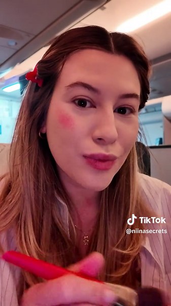 Dicas e Tutoriais de Maquiagem Niina Secrets