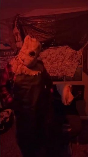 this what he be doing in there? #puppetcombo #horrortok