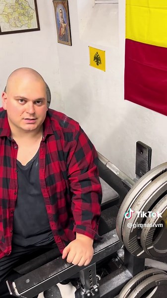 Exercițiu eficient pentru dezvoltarea tricepsilor