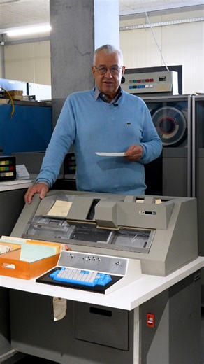 💪🏼 Einer der mächtigsten Computer seiner Zeit: Der IBM System/370 🖥️⚙️ 📈 Der Grossrechner aus den 1970er-Jahren definierte neue Standards in Performance, Zuverlässigkeit und moderner Datenverarbeitung. 💡Der IBM 370 war so erfolgreich, dass er über ein Jahrzehnt lang in Rechenzentren auf der ganzen Welt im Einsatz blieb – und zur Grundlage für viele spätere Mainframes wurde. 🧠 Du willst mehr über die multinationale Firma aus Amerika erfahren? Dann darfst du den IBM-Tag in der Enter Technikw