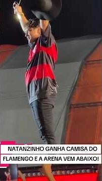 NATHANZINHO GETS FLAMENGO JERSEY DURING HIS CONCERT #flamengo #soccer #mengão #mengo