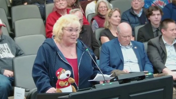 Stafford Buc-ees OK'd after public brings concerns, stuffed beaver to meeting
