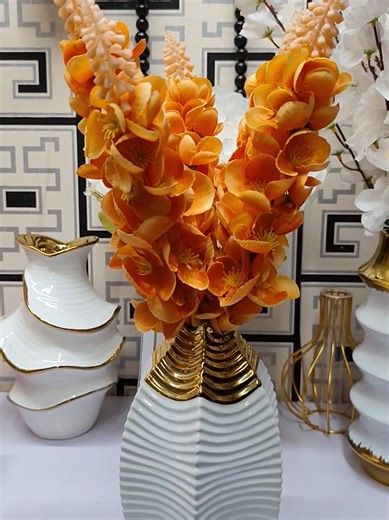 Explore Beautiful Flower Arrangements in Vases