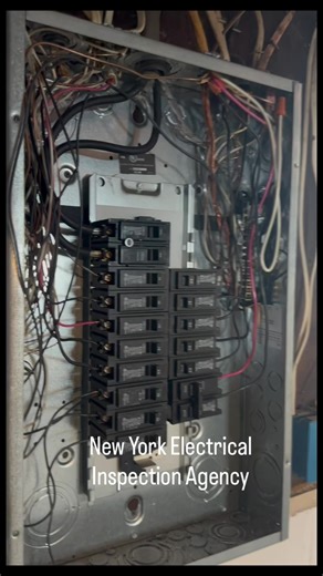 Main service breaker missing the handle tie #nyeia #electricalinspections #mainbreaker