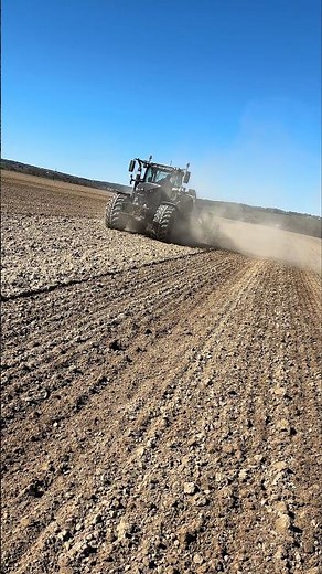 This is REAL farming 😳🚜 #farming #tractor #farmlife #heavymachinery #agriculture #landwirtschaft