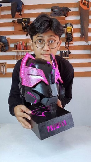 MANZA on Instagram: "Unboxing Prowler Mask Earth 42 #prowler #milesmorales #spiderman #mask #helmet #diy #manzaproject"