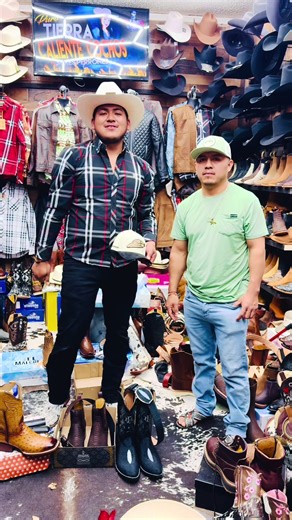 Combo x$99.99 para mi compa chelinooooooooo el huache🦎🦎🦎🦎🦎🌞🌞 botas en piel de mantarralla horma obal y su cinto de regalo botines de python original #huacheng #tierracaliente🔥🇲🇽 #guerrero #mexico🇲🇽 #viraltiktok