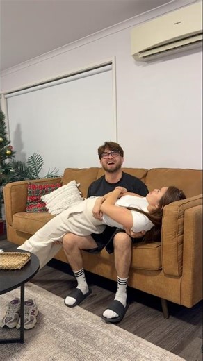 She can’t hold her laugh 😂 #shorts #couple #relationship