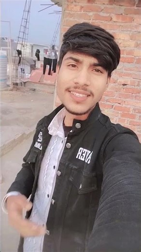 ab tumko hi Dekhkar Saanse Chalti Hai