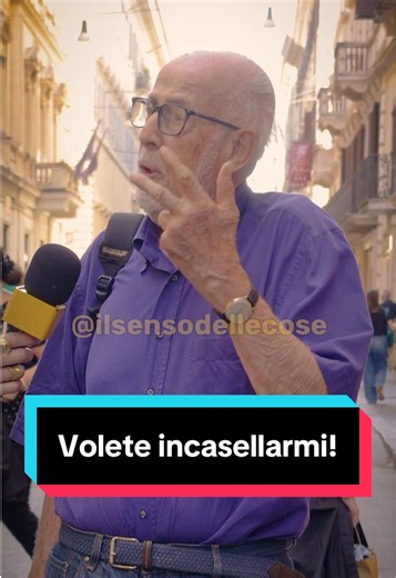 Ci sono persone che rispondono alle domande. E poi ci sono persone che mettono in discussione le domande stesse. Quando gli abbiamo chiesto cos’è la felicità, ci ha risposto che forse il problema è un altro. Che abbiamo l’abitudine di cercare una frase perfetta per spiegare la vita. Ma la vita, secondo lui, non si lascia riassumere. Non è una definizione. Non è un fotogramma. È fatta di esperienze che cambiano continuamente. Prima di salutarci ci ha lasciato un pensiero che vale la pena tenere c
