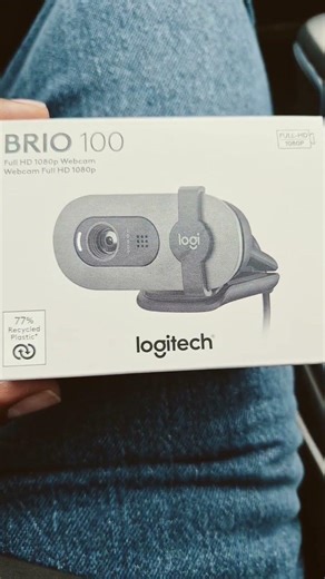 logitech Brio 100 webcam
