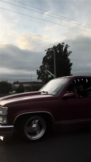 🫡🫡🫡 Shop link in bio @Obselite Collective for decals, shirts, and more ‼️‼️ - - - #90sstyle #obs #obschevy #chevytrucks #droppedtrucks