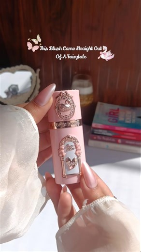This blush came straight out of a fairytale 🧚🏻‍♀️✨ #blush #makeup #ytshorts #fyp #shorts #cutemakeup