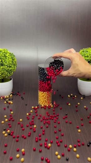 🌸 Smooth Reverse Beads Hypnotic Loop | Relaxing Visual Motion #asmrshorts #visualasmr