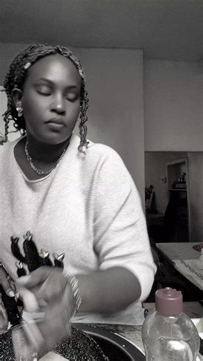 Vidéos de Rowena Agwas (@rowena.agwas) avec son original - moments by rita