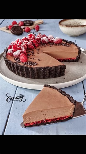 No-Bake Chocolate Raspberry Pie TikTok