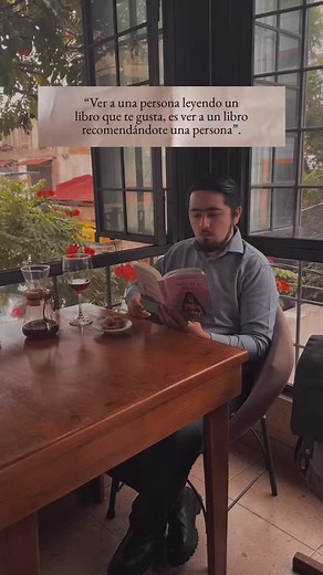 “Ver a una persona leyendo un libro que te gusta, es ver a un libro recomendandote una persona”. | Gilraen Eärfalas
