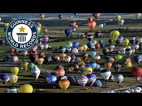 SPOTLIGHT - Most Hot Air Balloons In Flight