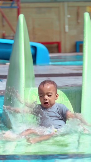 Dhika Belajar Renang 😂 #berenang #bermain #anakanak #anakanaklucu #balita #fypage