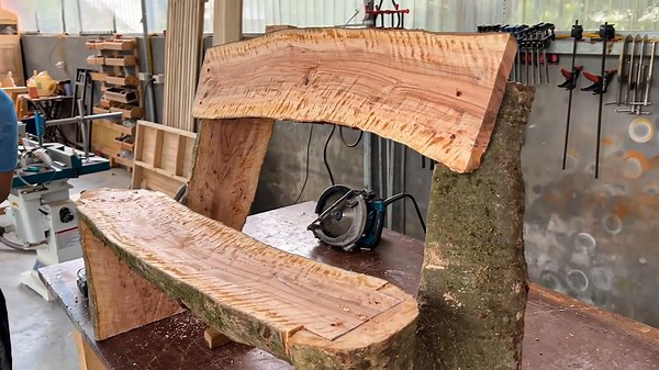 From Giant Tree to Stunning Bench: Maximize Your Garden’s Charm with DIY Woodwork