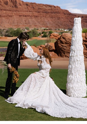 30 lbs of fondant. 25 hours spent decorating. 38 likes 😅 Good thing it’s never been about the likes, rather the love of creating edible art and the incredible couples that trust me on their wedding day. #weddingcake #caketok #2026bride #utahwedding #cakeart Workshop: theweddingfilmmakerworkshop Workshop Hosts: emmak_films runawayacademy Planning and Design: artemisarmelia archndune Creative direction: artemis.muse Photographer: hannahbrookephotography kortneyjphoto BTS Videographer: justingeery