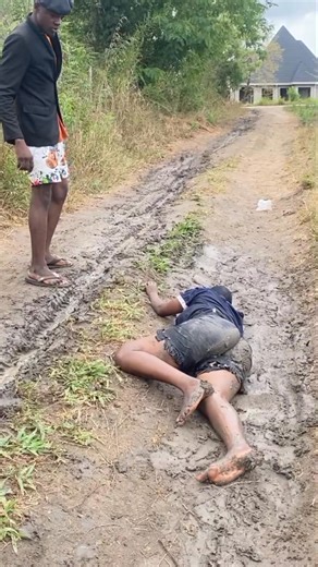 Poor baby girl #reelschallengereelschallenge #facebookviral #tiktok #usa #trendingvideo | Muddy Black