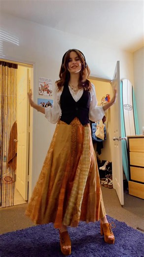 Embrace the Summer Vibes with 70s Fashion