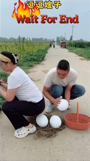 Aurat ne ande diye #China #chinese #funny #eating #eggs #chicken #viral