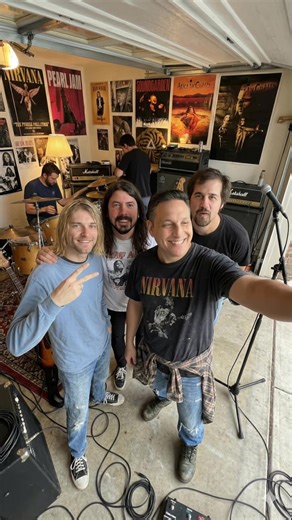 Exploring 90s Grunge and Rock Music Culture