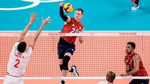 U.S. volleyball star revels in being role model for deaf kids | CBC Sports