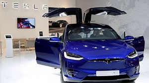 Tesla cuts US Model S and Model X prices