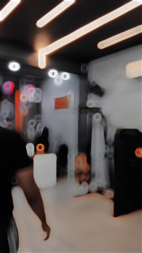 𝐕𝐈𝐒𝐇𝐀𝐋 | 𝐆𝐘𝐌 𝐀𝐍𝐃 𝐅𝐈𝐓𝐍𝐄𝐒𝐒 💪 on Instagram: "Targets the chest muscles (pectorals) The chest fly primarily works the pectoralis major, helping to improve chest width and muscle definition. It also engages the front shoulders and stabilizing arm muscles. Movement focuses on shoulder adduction Unlike pressing movements, the chest fly brings the arms together in a wide arc, emphasizing the chest’s role in bringing the arms toward the midline of the body. Can be performed with diffe