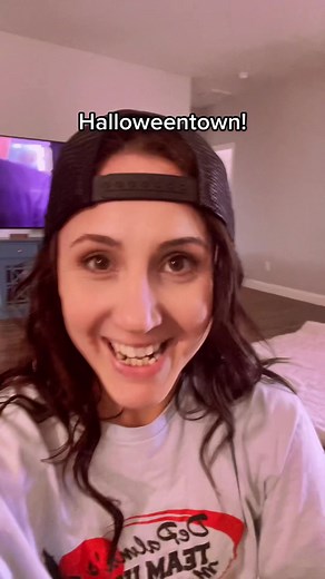 Meeting New People: A Child Actor's Experience in Halloweentown