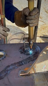 Full video of wheel loader lineboring and welding repairs #weldeverythingbetter #flametech_scorpion #htpamerica_usaweld #heavyequipmentnation #tradesman #servicetruck #weldeveryday #torch | John Johnson