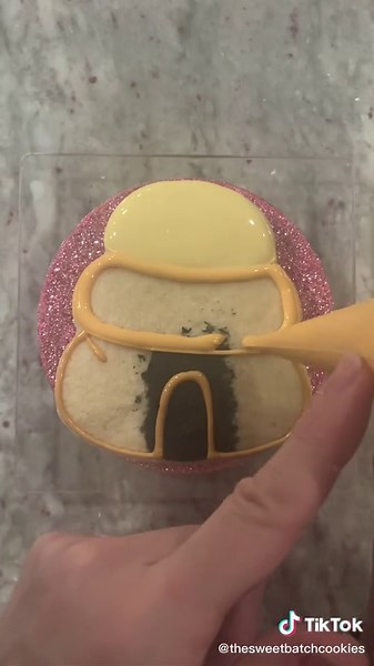 #beehive #sugarcookie #cookiedecorating #cookietok