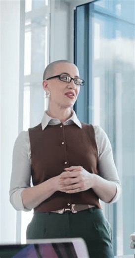 clip-4006590579-publishing-presentation-business-woman-meeting-article ...