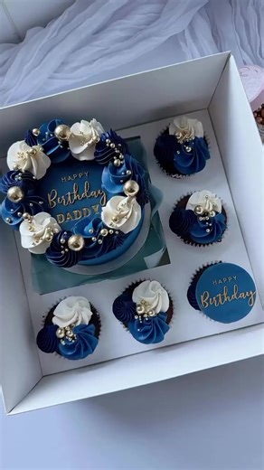 Custom Fondant Cakes and Cupcakes Delivery in Lahore