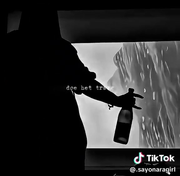 Bizzey - Traag: Lyrics and Music Insights