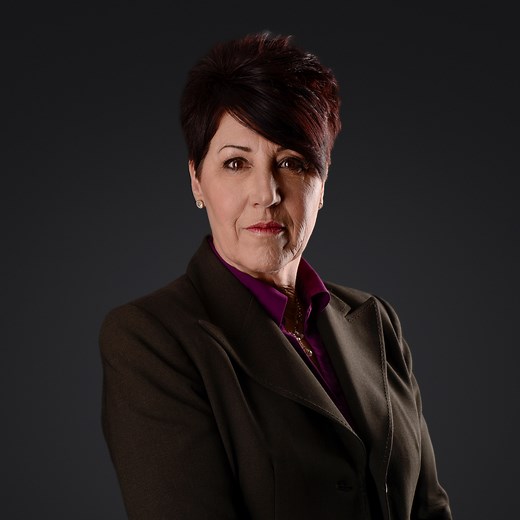 464K views · 1.6K reactions | While in the Air Force Reserve, Kelly felt increasingly alone and started drinking heavily in attempt to cope with her feelings. After she left the service, she continued to drink, which took a toll on her health. Talking honestly with a friend and a doctor about her challenges helped her decide to stop drinking. Listen to Kelly talk about how her life improved with treatment and sobriety: MakeTheConnection.net/stories/762 | Make the Connection | Facebook